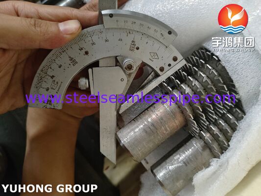 High Frequency Welded Serrated Finned Tube TP304H Base / SS304 Fin